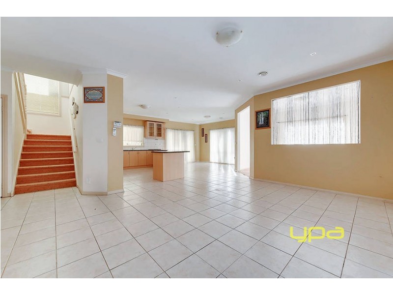 2 Taplin Way, Roxburgh Park VIC 3064