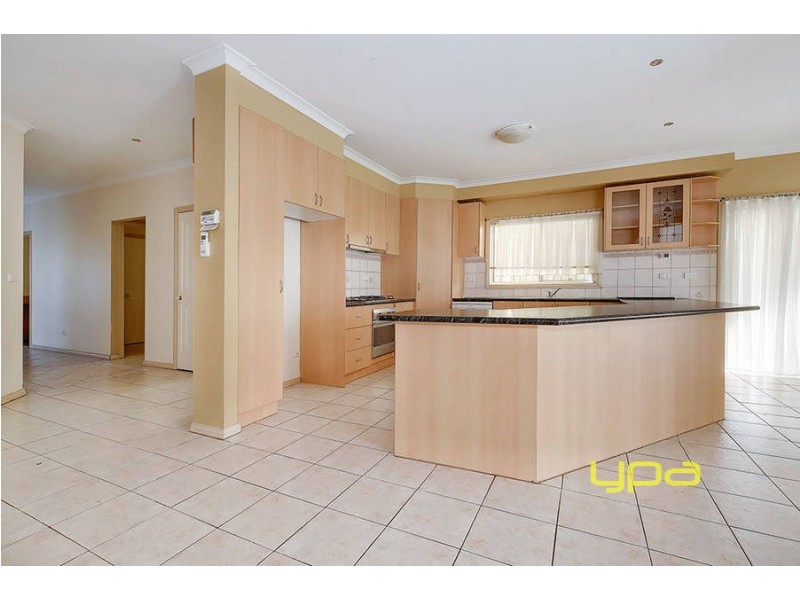 2 Taplin Way, Roxburgh Park VIC 3064