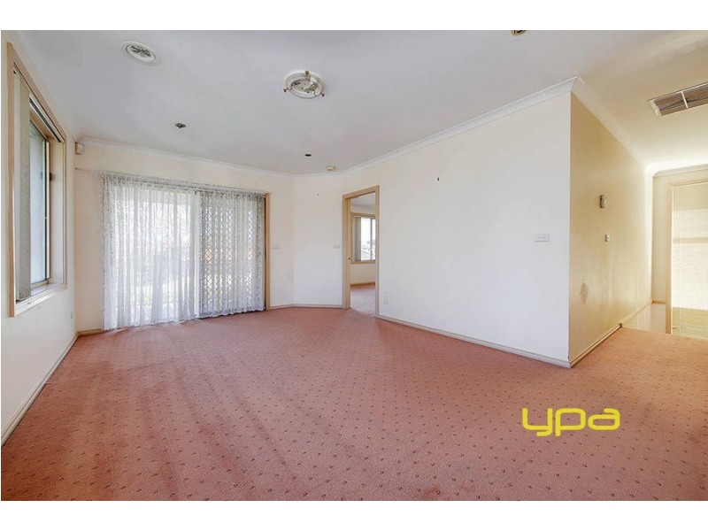 2 Taplin Way, Roxburgh Park VIC 3064