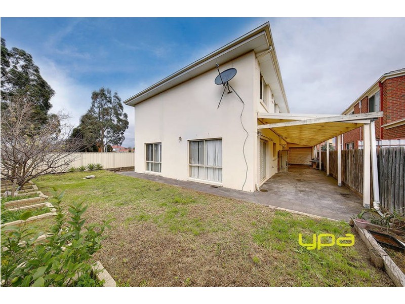 2 Taplin Way, Roxburgh Park VIC 3064