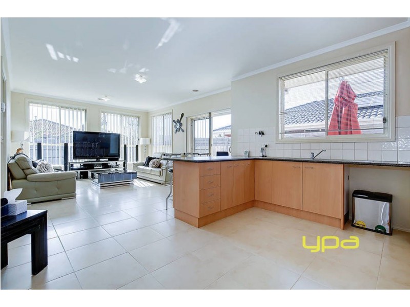 19 Limpopa Square, Roxburgh Park VIC 3064