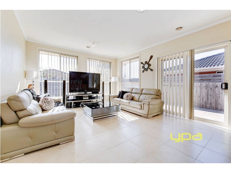 19 Limpopa Square, Roxburgh Park VIC 3064