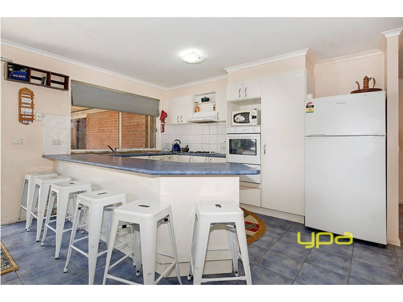 19 Kennedy Parade, Roxburgh Park VIC 3064