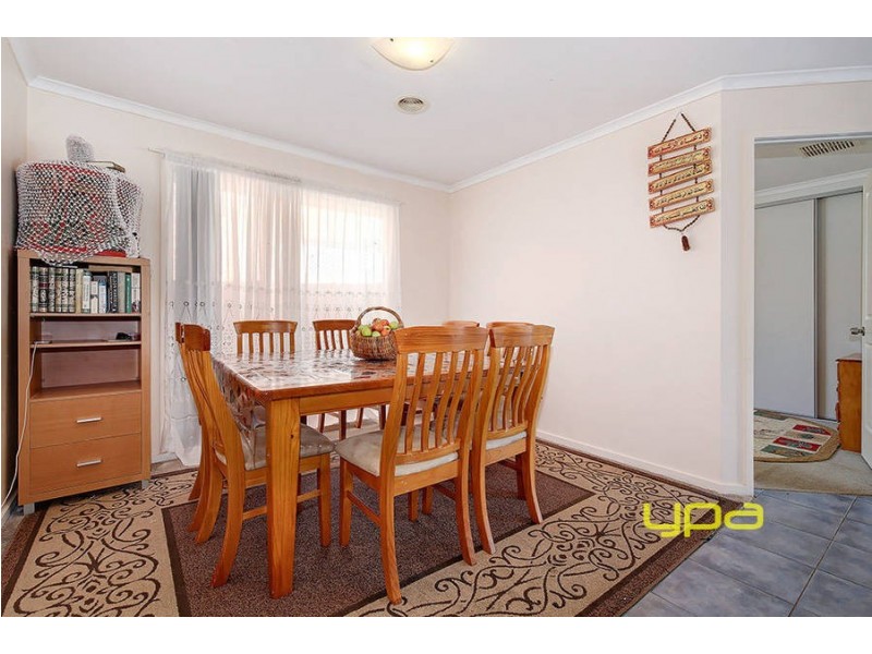 19 Kennedy Parade, Roxburgh Park VIC 3064