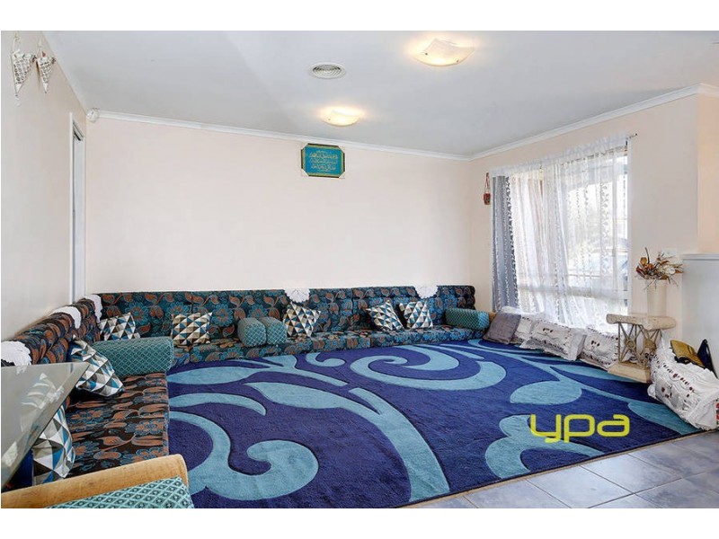 19 Kennedy Parade, Roxburgh Park VIC 3064