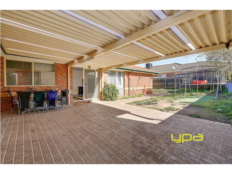 19 Kennedy Parade, Roxburgh Park VIC 3064