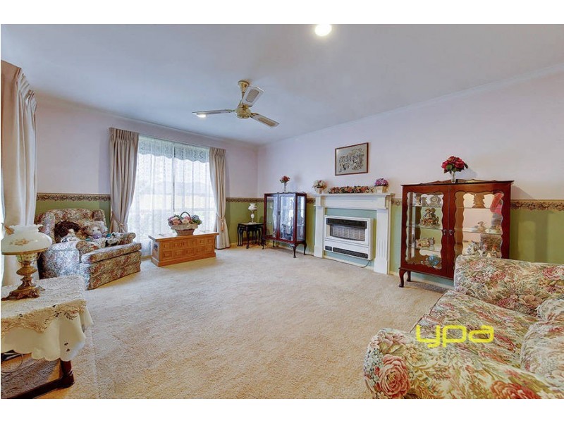 2/12 Ashleigh Crescent, Meadow Heights VIC 3048