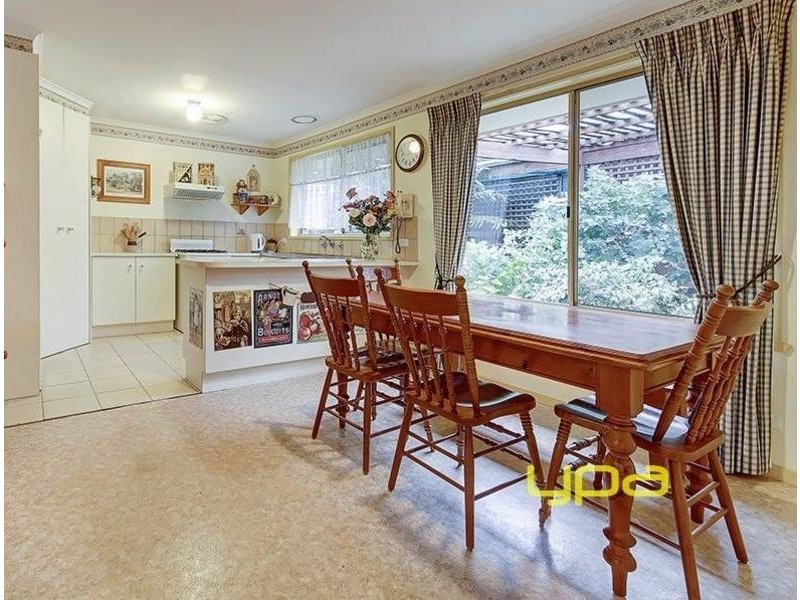 2/12 Ashleigh Crescent, Meadow Heights VIC 3048