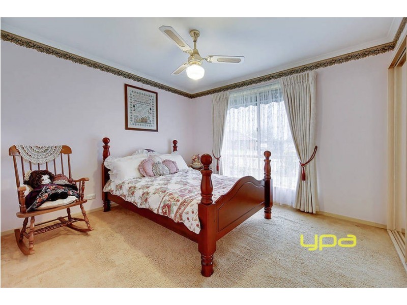 2/12 Ashleigh Crescent, Meadow Heights VIC 3048