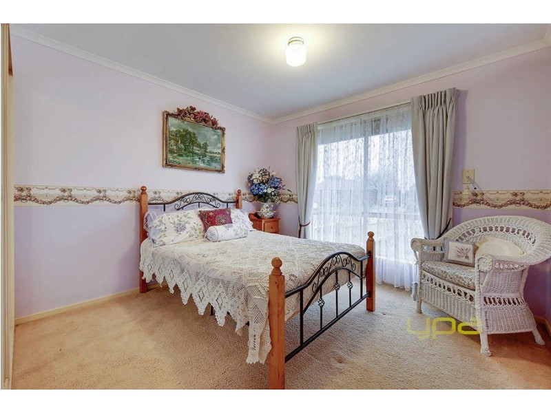 2/12 Ashleigh Crescent, Meadow Heights VIC 3048