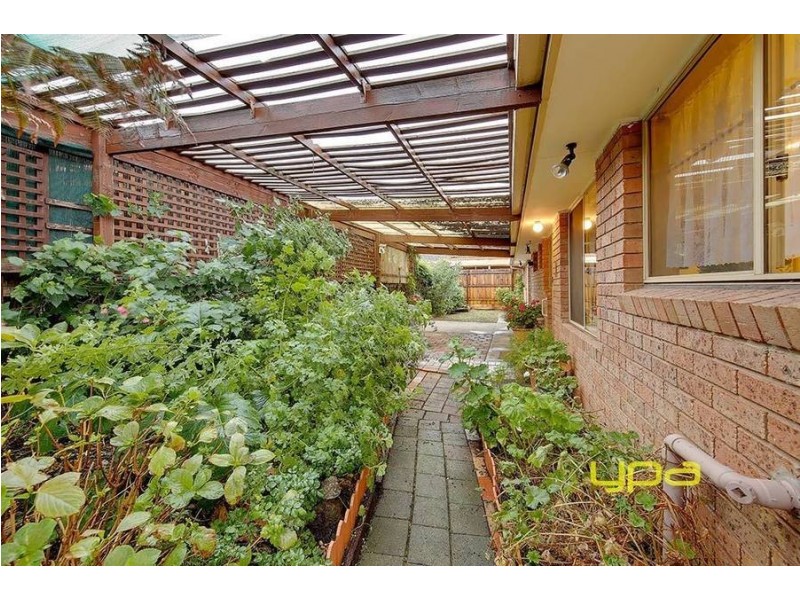 2/12 Ashleigh Crescent, Meadow Heights VIC 3048