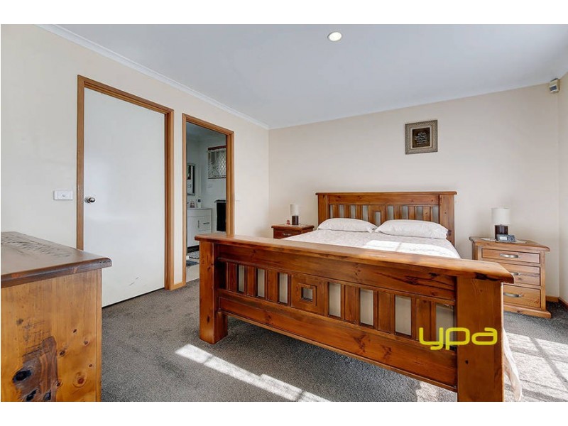 9 Bullrush Court, Meadow Heights VIC 3048