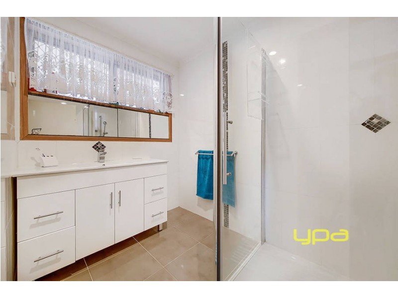 9 Bullrush Court, Meadow Heights VIC 3048