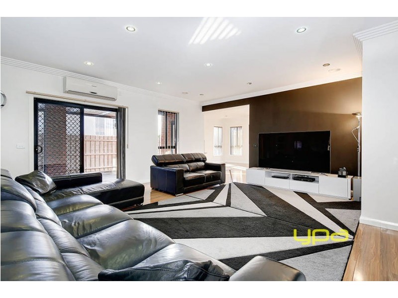 26 Lockwood Drive, Roxburgh Park VIC 3064