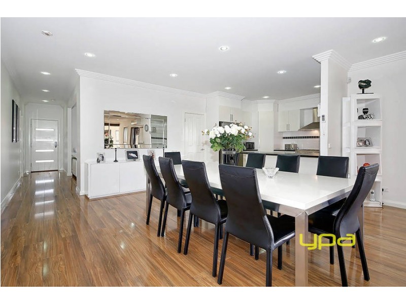 26 Lockwood Drive, Roxburgh Park VIC 3064