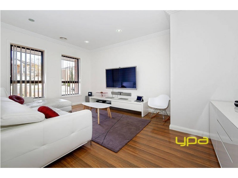 26 Lockwood Drive, Roxburgh Park VIC 3064