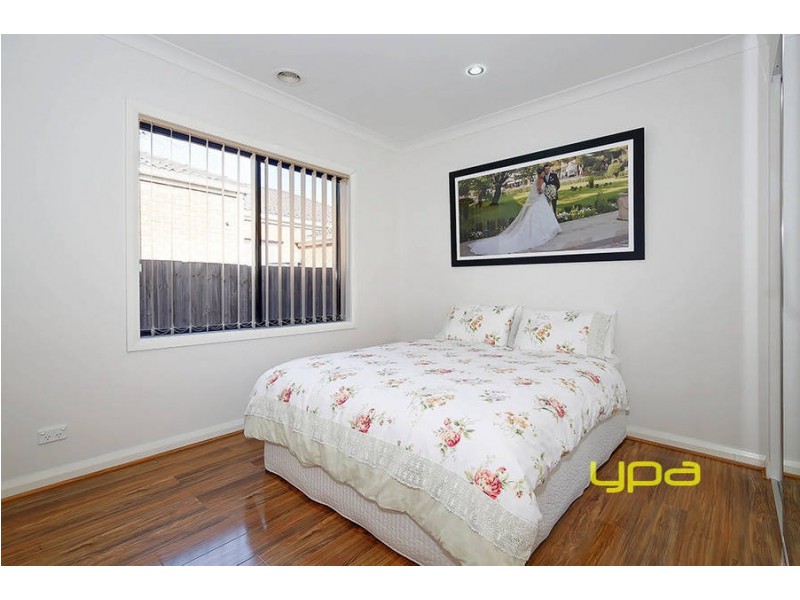 26 Lockwood Drive, Roxburgh Park VIC 3064