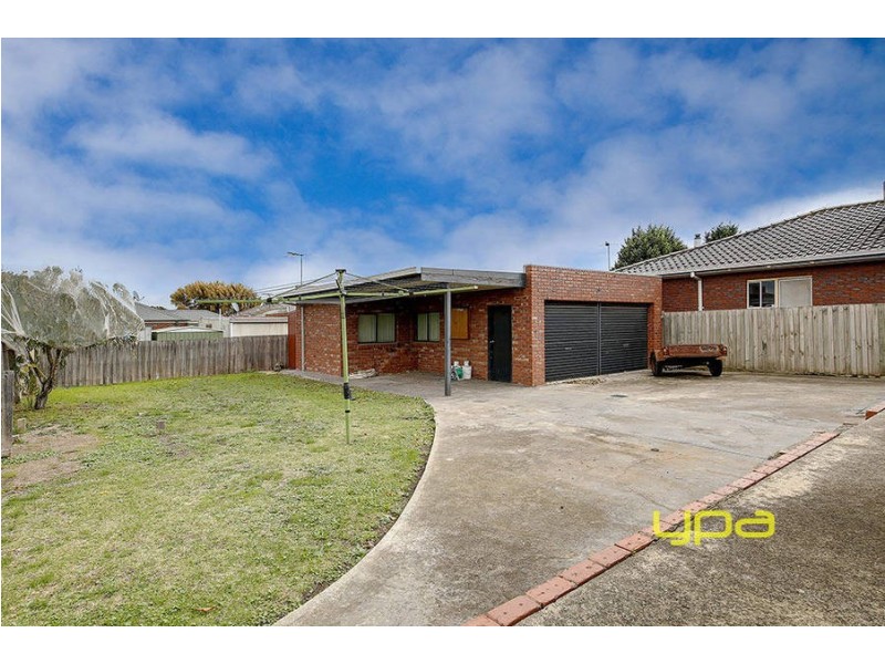 30 Matthews Crescent, Roxburgh Park VIC 3064