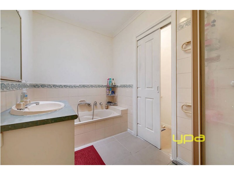 8 Richmond Terrace, Roxburgh Park VIC 3064