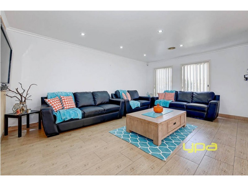 10 Alberton Avenue, Roxburgh Park VIC 3064