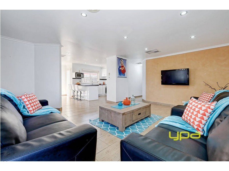 10 Alberton Avenue, Roxburgh Park VIC 3064