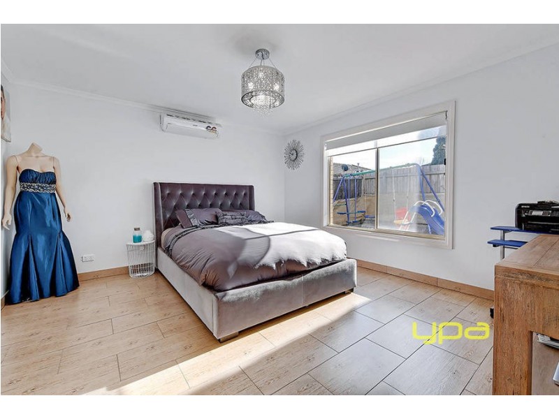10 Alberton Avenue, Roxburgh Park VIC 3064