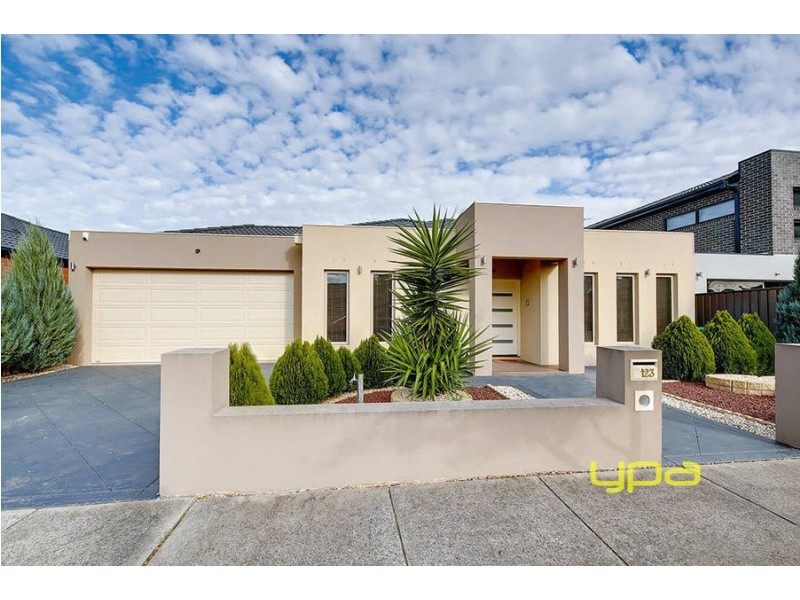 123 Hayfield Road, Roxburgh Park VIC 3064