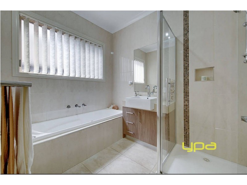 123 Hayfield Road, Roxburgh Park VIC 3064