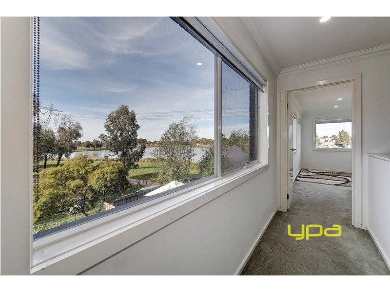 16 Viewbank Circuit, Roxburgh Park VIC 3064