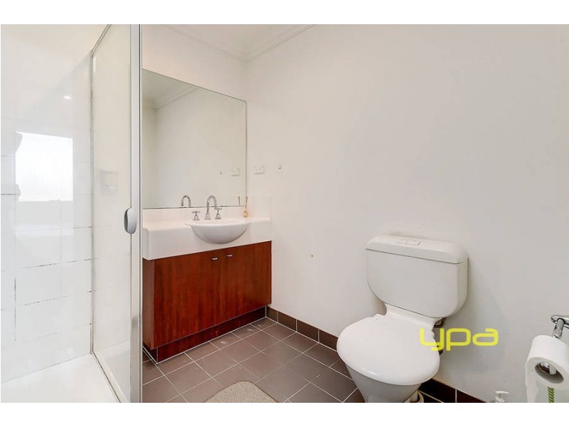 16 Viewbank Circuit, Roxburgh Park VIC 3064