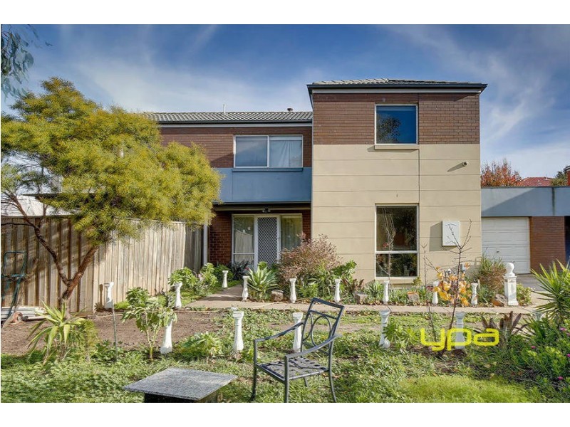 16 Viewbank Circuit, Roxburgh Park VIC 3064