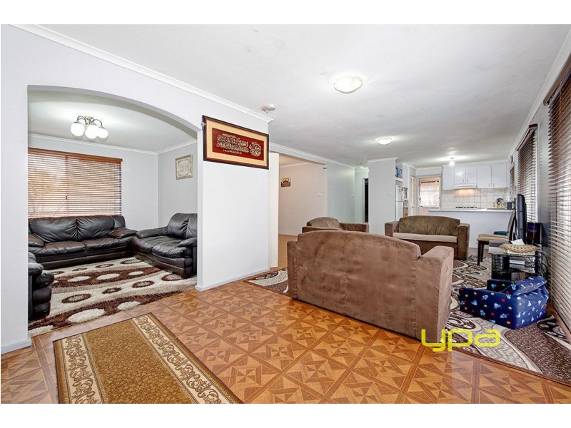 27 Fuschia Place, Meadow Heights VIC 3048