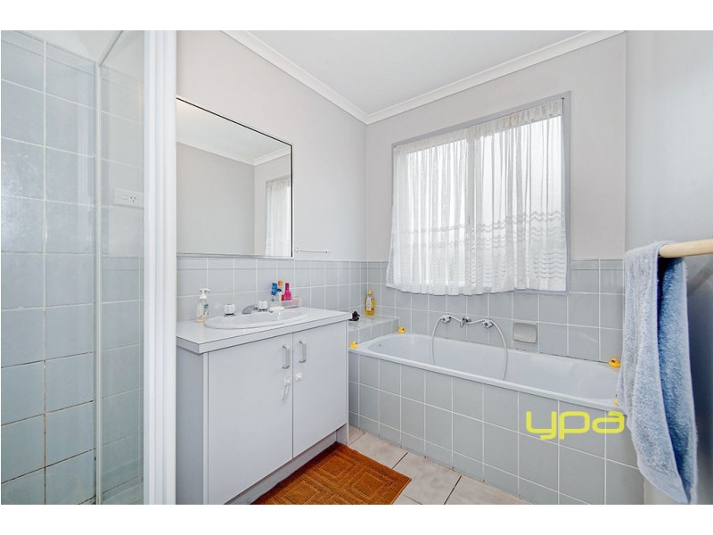 27 Fuschia Place, Meadow Heights VIC 3048