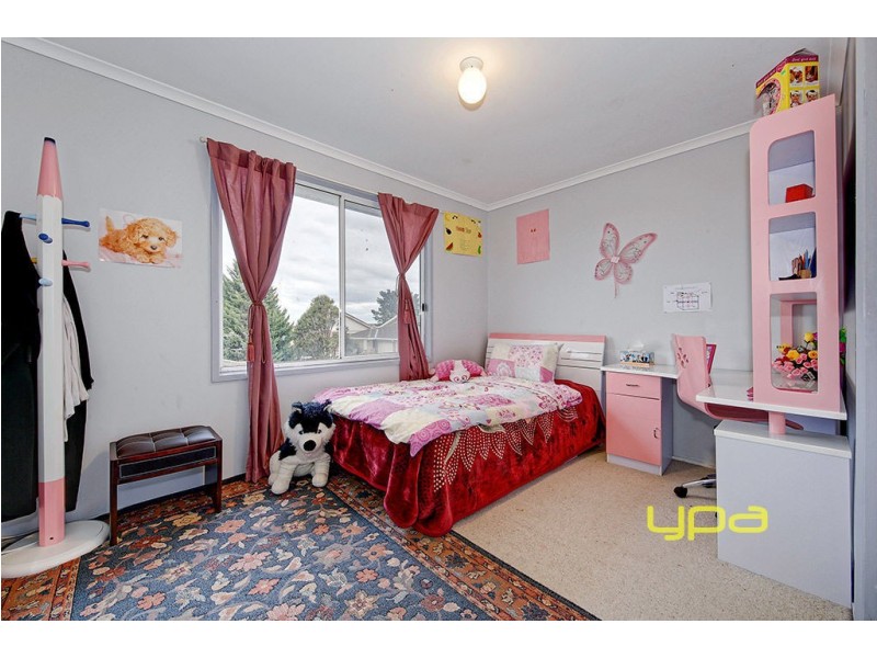 27 Fuschia Place, Meadow Heights VIC 3048