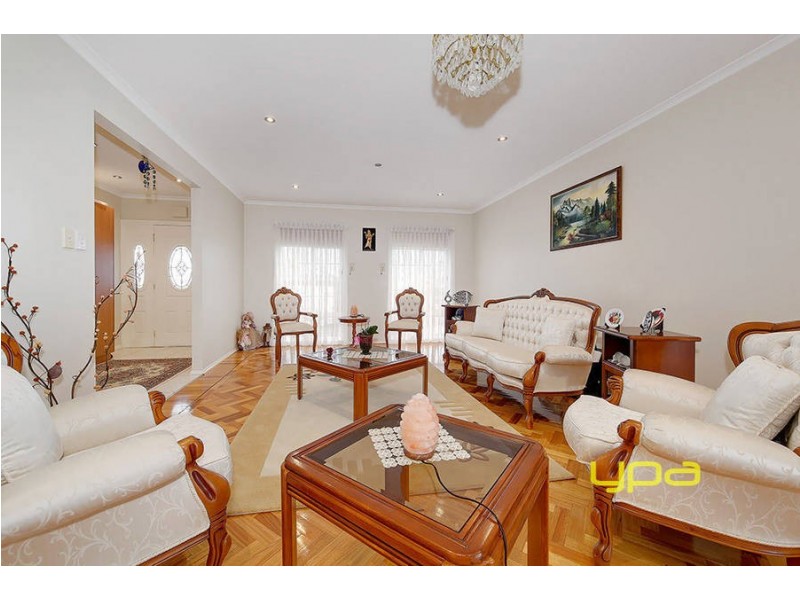 9 Harvey Court, Roxburgh Park VIC 3064