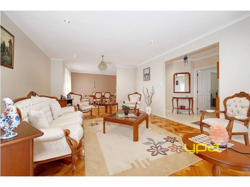 9 Harvey Court, Roxburgh Park VIC 3064