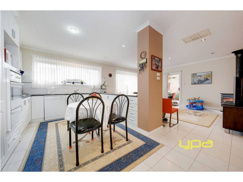 9 Harvey Court, Roxburgh Park VIC 3064