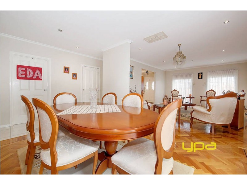 9 Harvey Court, Roxburgh Park VIC 3064