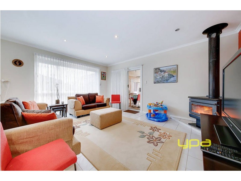 9 Harvey Court, Roxburgh Park VIC 3064