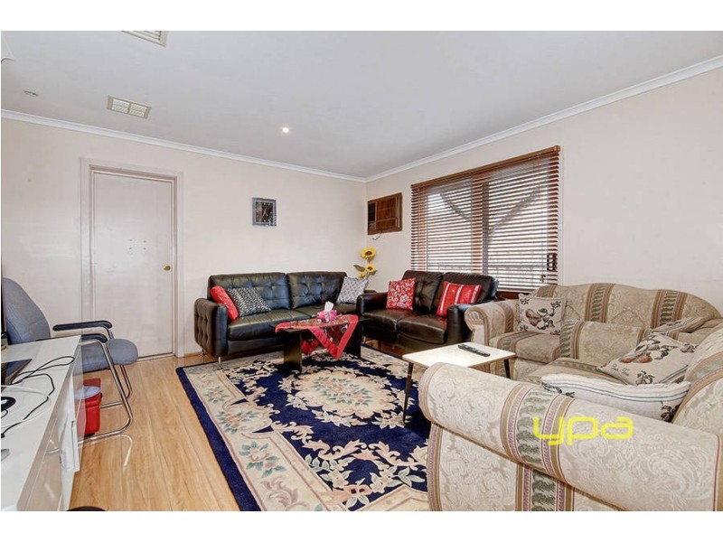 1/10 Mitta Mitta Way, Meadow Heights VIC 3048