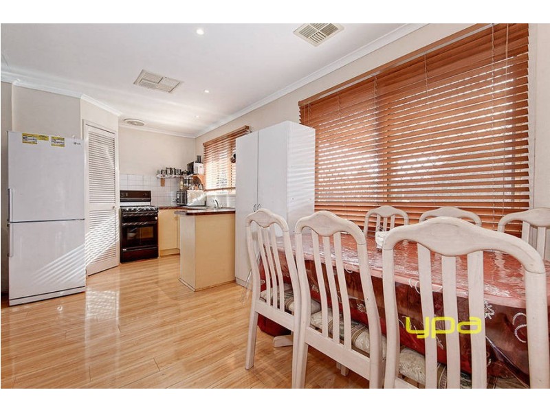 1/10 Mitta Mitta Way, Meadow Heights VIC 3048