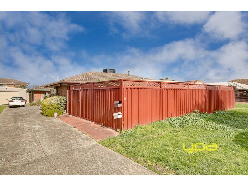 1/10 Mitta Mitta Way, Meadow Heights VIC 3048