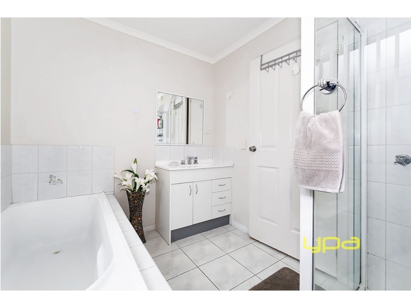 91 Hayfield Road, Roxburgh Park VIC 3064