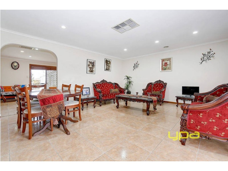 5 Buxton Court, Meadow Heights VIC 3048