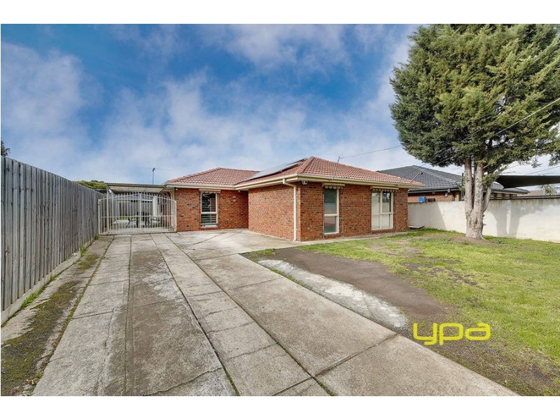 42 Malmsbury Drive, Meadow Heights VIC 3048