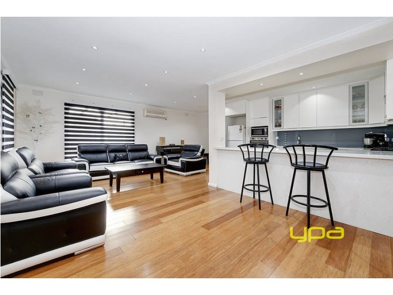 42 Malmsbury Drive, Meadow Heights VIC 3048