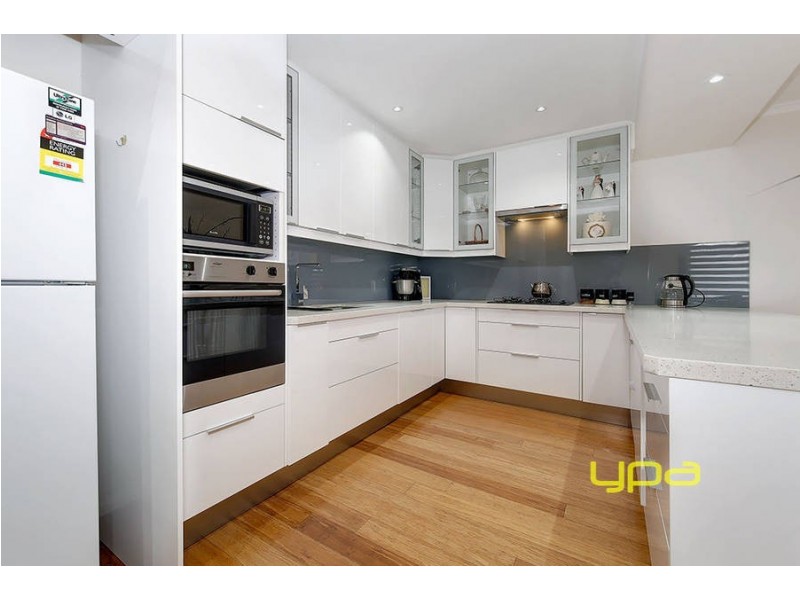 42 Malmsbury Drive, Meadow Heights VIC 3048