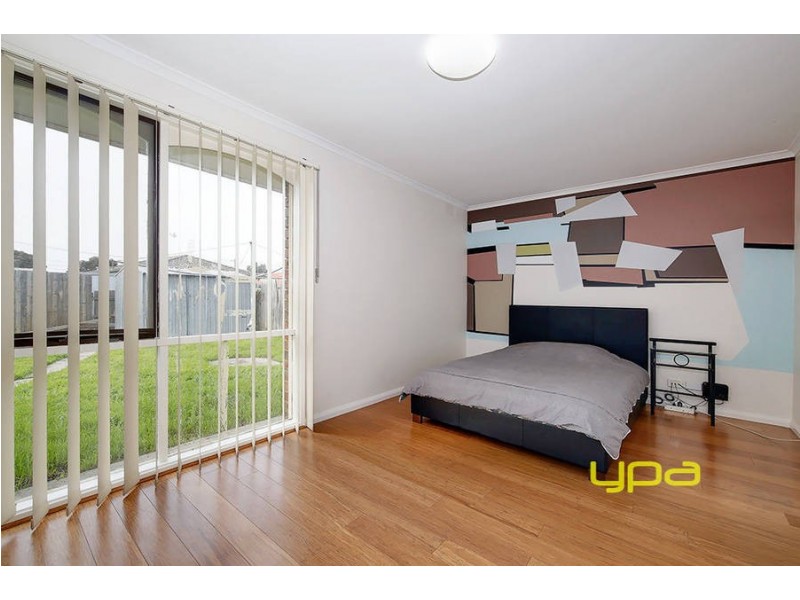 42 Malmsbury Drive, Meadow Heights VIC 3048