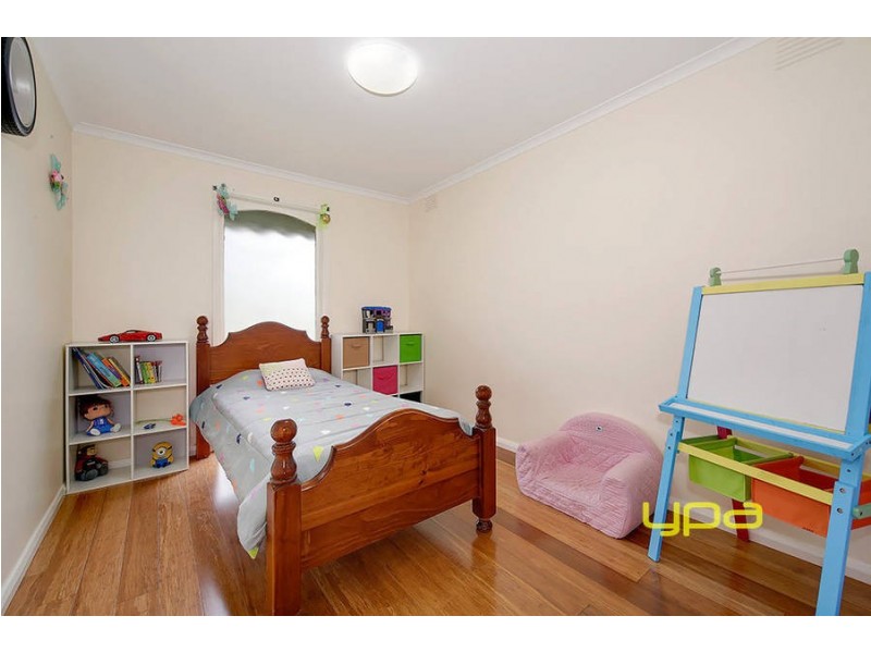 42 Malmsbury Drive, Meadow Heights VIC 3048