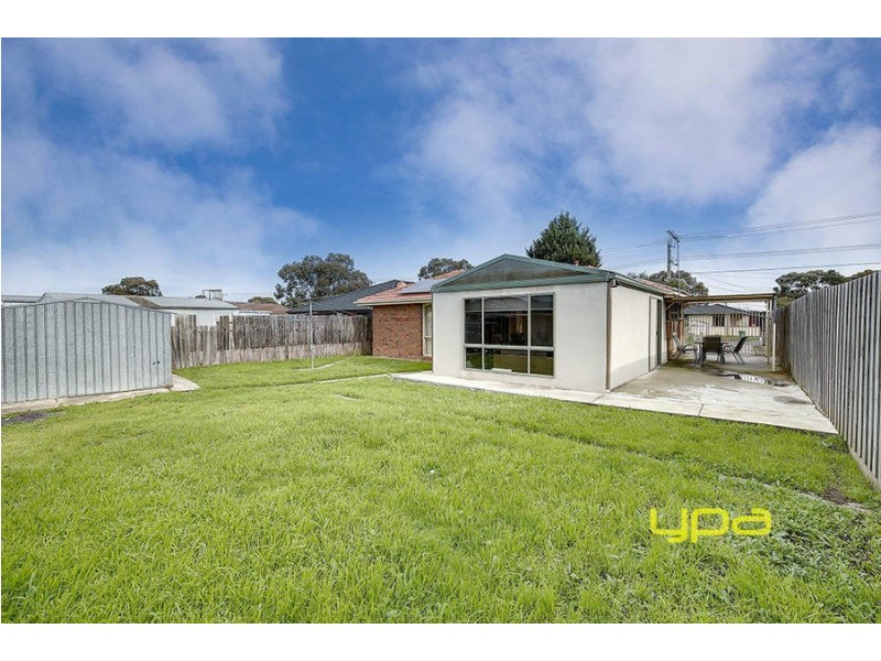 42 Malmsbury Drive, Meadow Heights VIC 3048